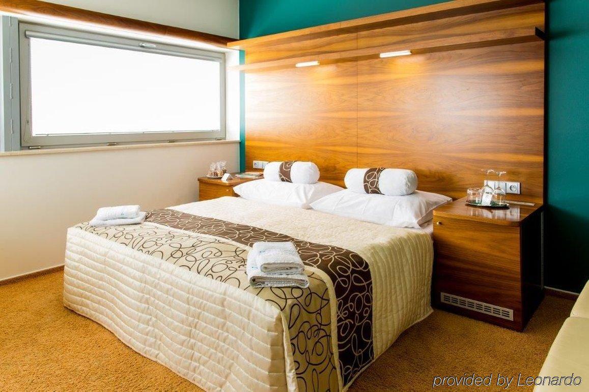 Restaurant & Design Hotel Noem Arch برنو المظهر الخارجي الصورة
