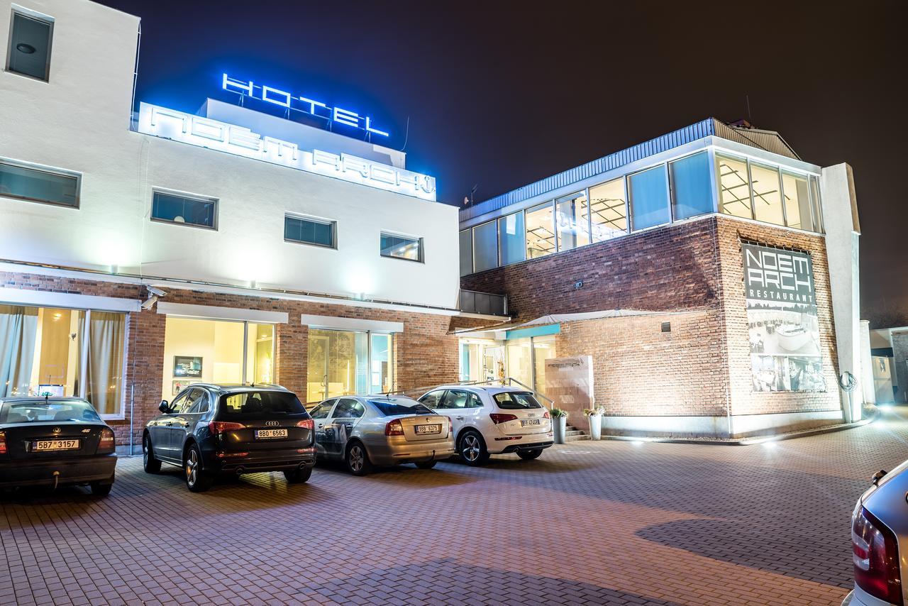 Restaurant & Design Hotel Noem Arch برنو المظهر الخارجي الصورة