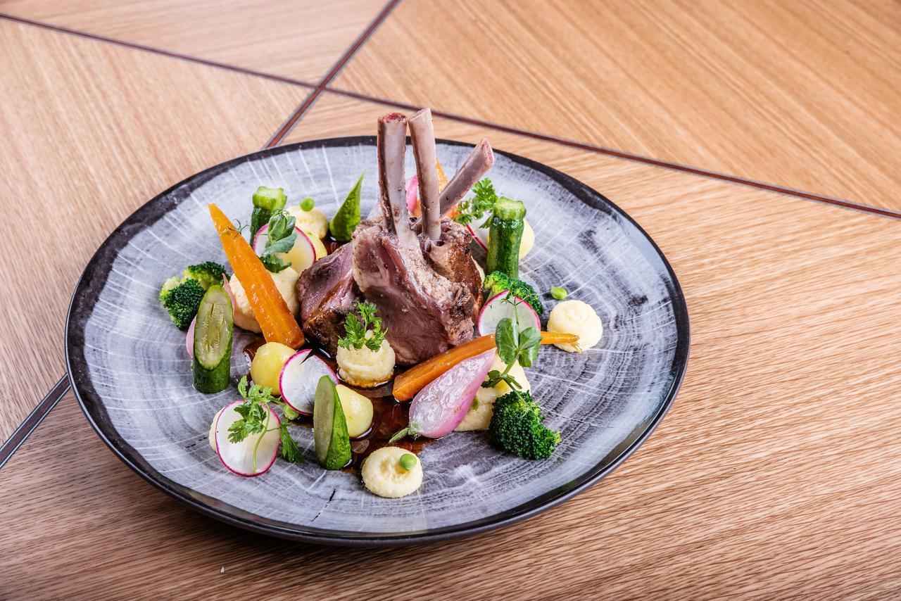 Restaurant & Design Hotel Noem Arch برنو المظهر الخارجي الصورة