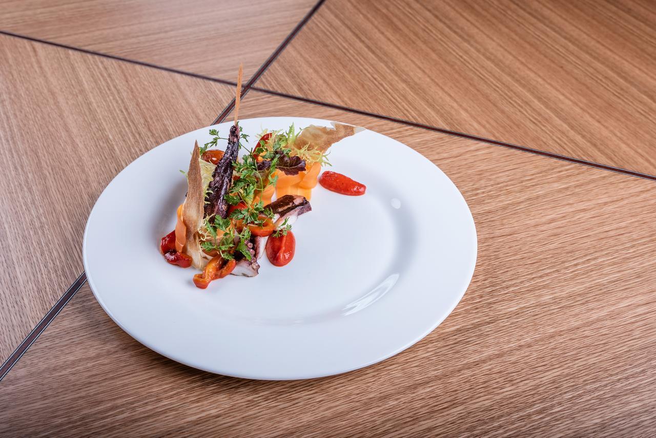 Restaurant & Design Hotel Noem Arch برنو المظهر الخارجي الصورة
