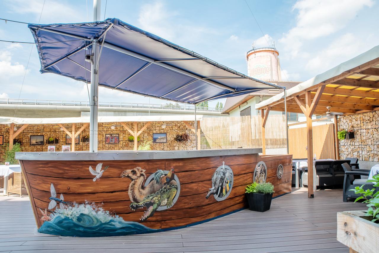 Restaurant & Design Hotel Noem Arch برنو المظهر الخارجي الصورة