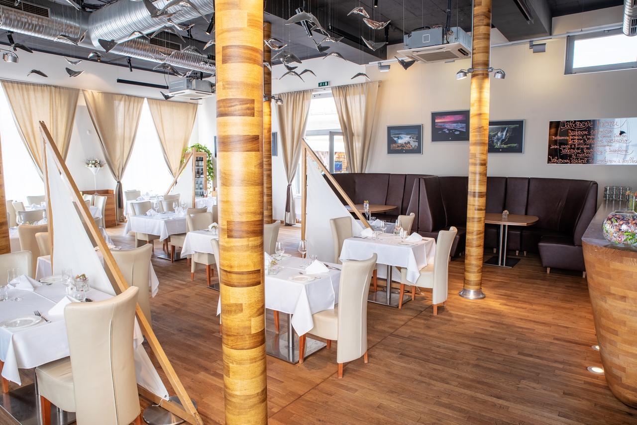 Restaurant & Design Hotel Noem Arch برنو المظهر الخارجي الصورة