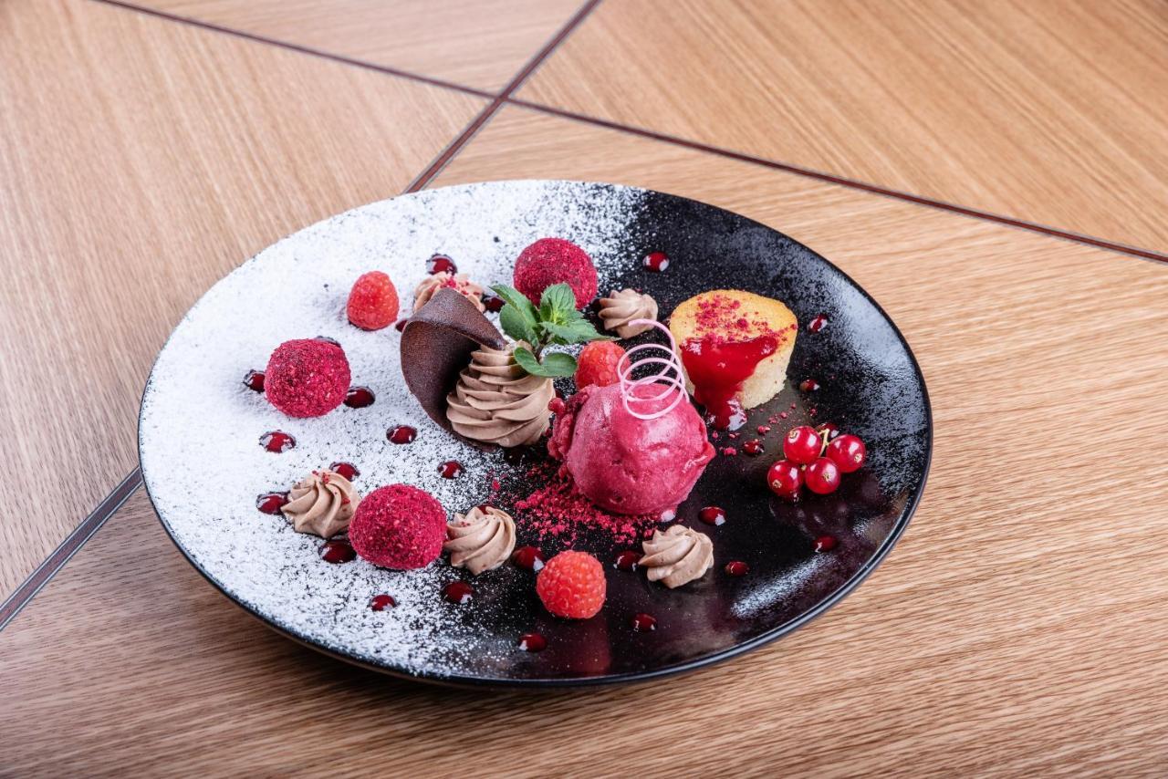 Restaurant & Design Hotel Noem Arch برنو المظهر الخارجي الصورة